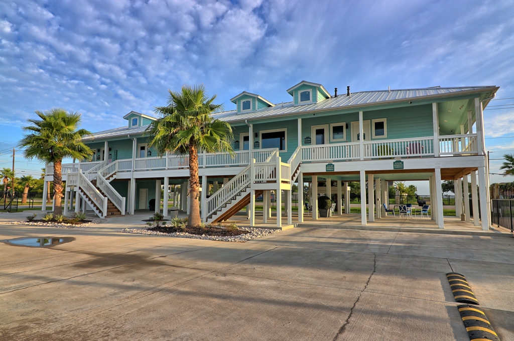 Big Spot RV clubhouse pool family friendly rv park workamping rv resort